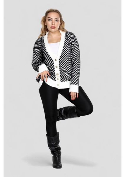 Kadın Düğme Detaylı Günlük ve Ofis Şıklığı Yumoş Oversize Trıko Süveter Hırka - Siyah