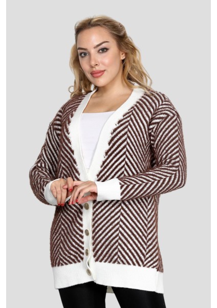 Kadın Düğme Detaylı Günlük ve Ofis Şıklığı Yumoş Oversize Trıko Süveter Hırka - Beyaz