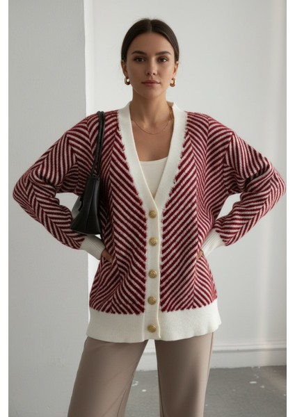 Kadın Düğme Detaylı Günlük ve Ofis Şıklığı Yumoş Oversize Trıko Süveter Hırka - Kırmızı modelleri