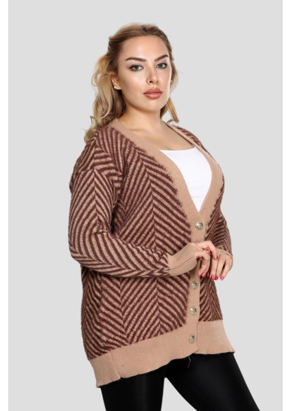 Kadın Düğme Detaylı Günlük ve Ofis Şıklığı Yumoş Oversize Trıko Süveter Hırka - Kahverengi fiyatları