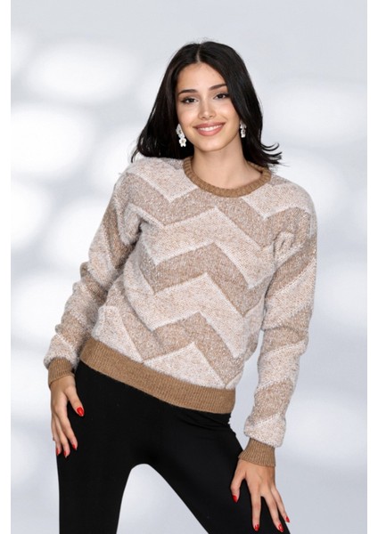 Kadın Yuvarlak Yaka Rahat Kalıp Şık Desenli Tüylü Triko Kazak - Biskivi