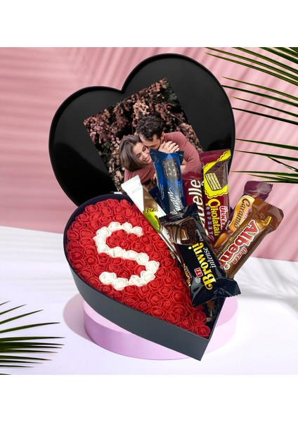 Kişiye Özel Kalp Kutu, Gül ve Lüx Çikolata Buketi, Baş Harf Tasarımı
