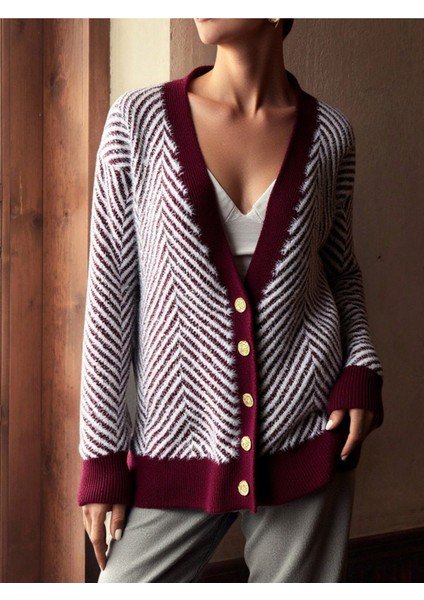 Kadın Düğme Detaylı Günlük ve Ofis Şıklığı Yumoş Oversize Trıko Süveter Hırka - Bordo