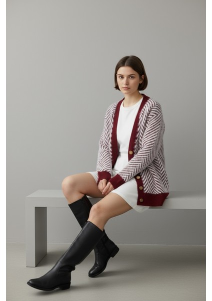 Kadın Düğme Detaylı Günlük ve Ofis Şıklığı Yumoş Oversize Trıko Süveter Hırka - Bordo indirimleri