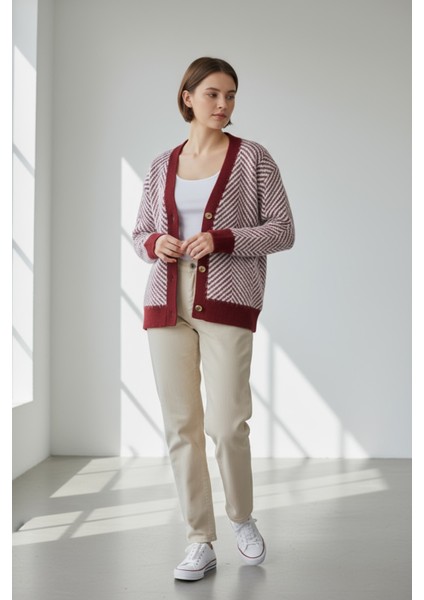 Kadın Düğme Detaylı Günlük ve Ofis Şıklığı Yumoş Oversize Trıko Süveter Hırka - Bordo