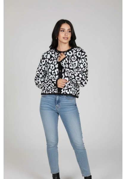 Tüylü Leopar Detay Inicili Düme Moderen ve Rahat Kalıp Triko Hırka - Siyah modelleri