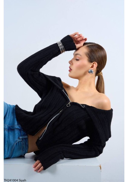 Kadın Siyah Degaje Yaka Fermuarlı Hırka