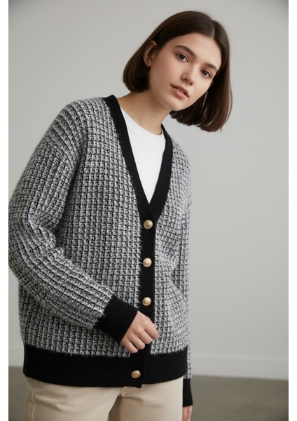 Kadın Düğmeli Dokulu Triko Hırka – Kalın Kumaş, Rahat Kesim, Yünlü Doku fiyatları