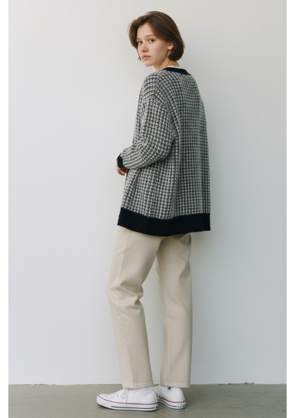 Kadın Düğmeli Dokulu Triko Hırka – Kalın Kumaş, Rahat Kesim, Yünlü Doku indirimleri