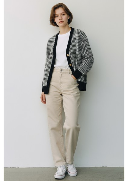 Kadın Düğmeli Dokulu Triko Hırka – Kalın Kumaş, Rahat Kesim, Yünlü Doku