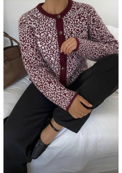 Tüylü Leopar Detay Inicili Düme Moderen ve Rahat Kalıp Triko Hırka - Bordo fiyatları