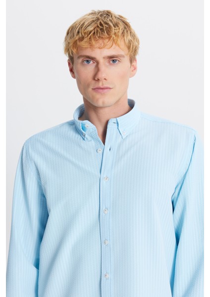 Tailored Slim Fit Dar Kesim Düğmeli Yaka Gofre Desenli Gömlek fırsatları