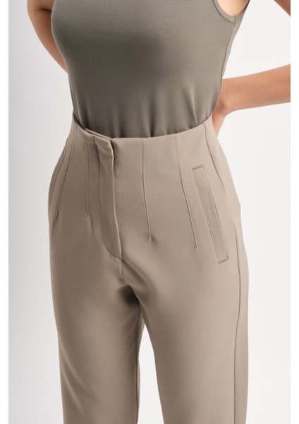 Fermurarlı Yüksek Bel Dar Paça Carrot Fit Kumaş Pantolon fiyatları