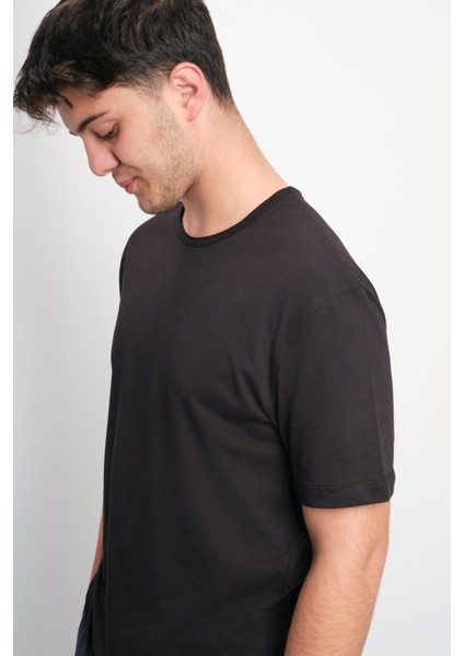 Regular Fit Kısa Kol Pis Yaka Basic T-Shirt indirimleri