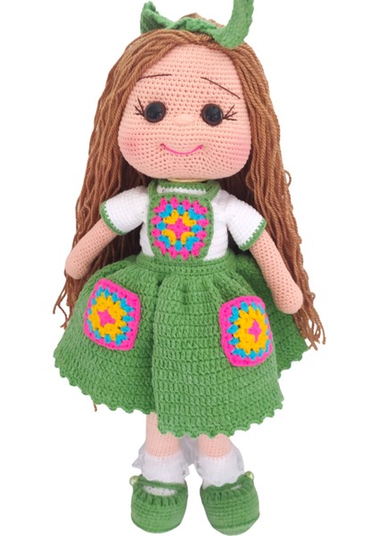 El Yapımı Çimen Yeşili Elbiseli Sarı Saçlı Motif Bebek