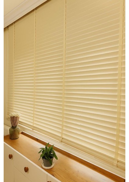 Krem Renk Gerçek Ahşap Jaluzi 50MM Zincirli Redüktörlü Kurdelalı AJS1005