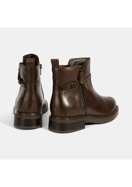 Kadın Kahve Metal Toka Detaylı Fermuarlı Deri Bot