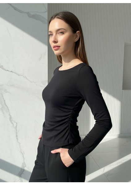 Beli Büzgülü Siyah Viskon Fit Bluz fırsatları