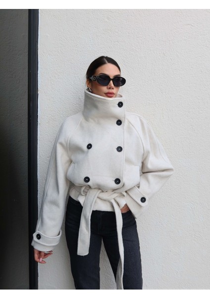 Dik Yaka Kısa Kaşe Kaban