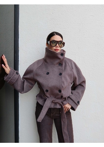 Dik Yaka Kısa Kaşe Kaban fırsatları