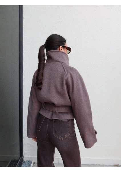 Dik Yaka Kısa Kaşe Kaban indirimleri