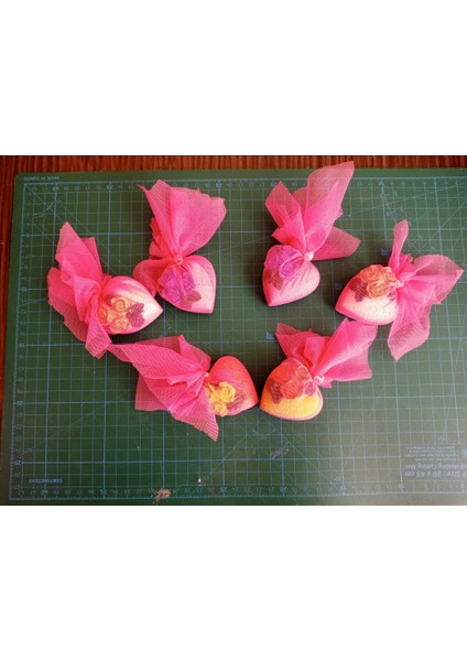 Kalp Şeklinde Üstü Çiçekli Hediyelik 6 Adet Magnet