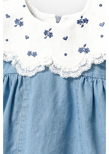 %100 Pamuk Işleme ve Dantel Yakalı Açık Mavi Kız Çocuk Elbisesi