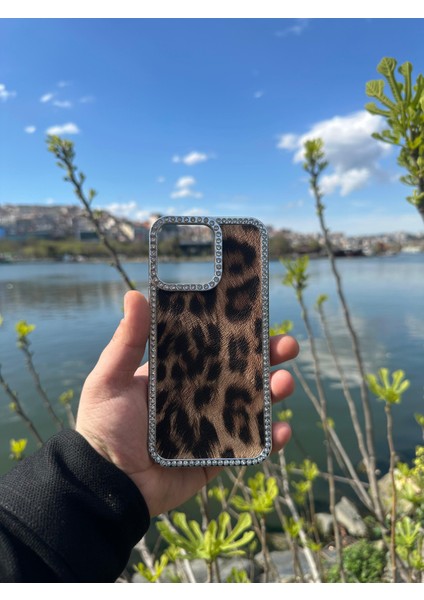 iPhone 14 Promax Uyumlu Leopar Baskılı Deri Kenarları Taşlı Kılıf indirimleri