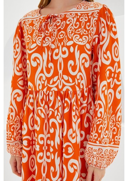 Turuncu Ekru Desenli Uzun Viskon Elbise 1947 fırsatları