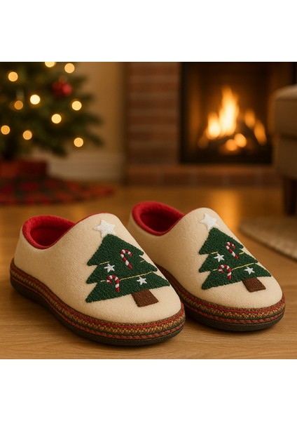 Kadın Peluş Içli Yılbaşı Ev Terliği – Çam Ağaç Desenli Krem