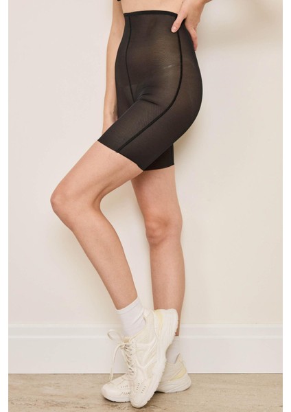 Siyah Paçalı Şort Korse