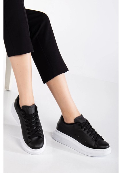 Günlük Sneaker Kadın Spor Ayakkabı Bağcıklı Siyah Beyaz Kaydırmaz Taban indirimleri