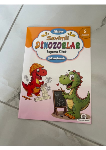 Sevimli Dinozorlar Boyama Kitabı