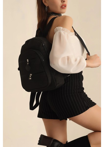 Siyah Bol Gözlü Fermuarlı Sırt Çantası