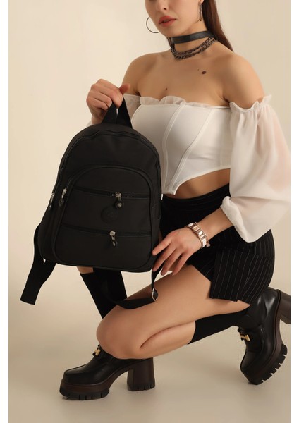 Siyah Bol Gözlü Fermuarlı Sırt Çantası fiyatları