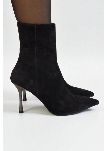 Siyah Hakiki Süet Deri Kadın Bot – 9 cm Ince Metal Topuk Bilekte Şık Sivri Burun