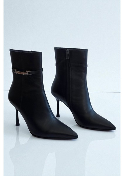 Hakiki Deri Siyah Kadın Tokalı Bot – 9 cm Ince Topuk Bilekte Şık Sivri Burun modelleri