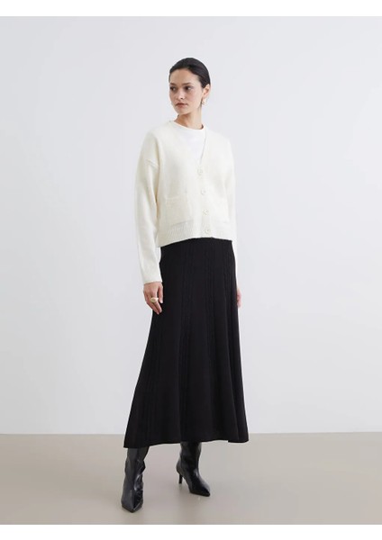 Lcw Modest Siyah Beli Lastikli Kendinden Desenli Kloş Triko Etek