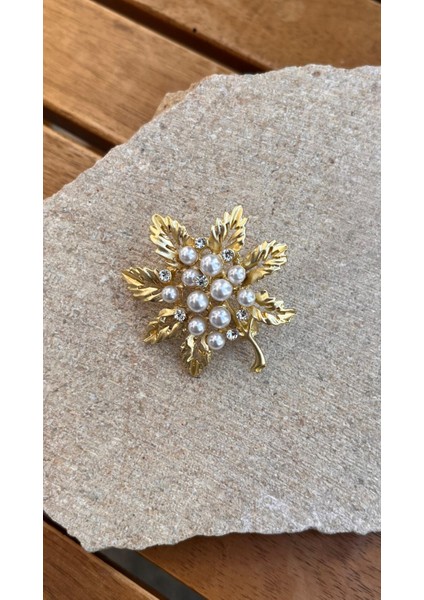 Taşlı Yaprak Broş