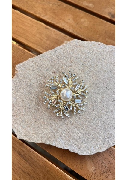 Taşlı Incili Broş