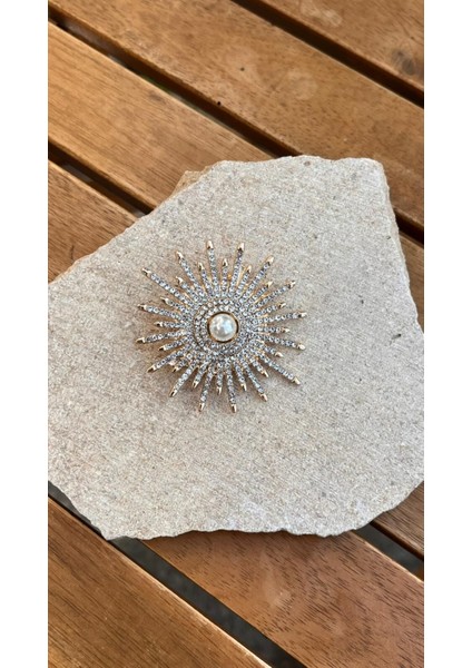 Taşlı Incili Broş