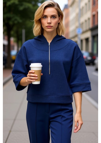 Kadın Kapüşonlu Truvakar Kol Fermuar Detaylı Oversize Sweatshirt Fonksiyonel Dayanıklı Şık fiyatları