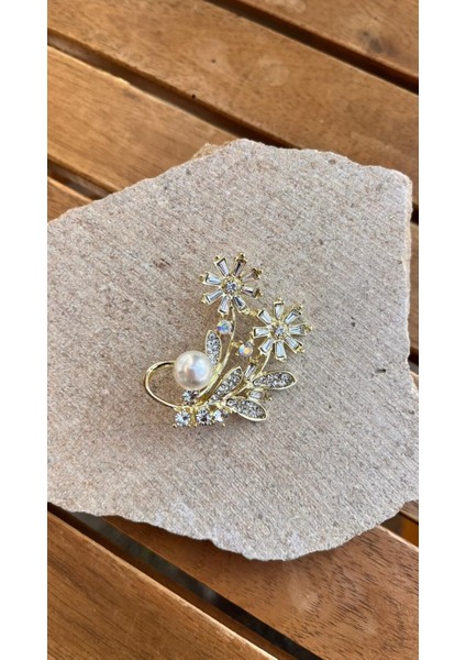 Taşlı Altın Çiçekler Broş