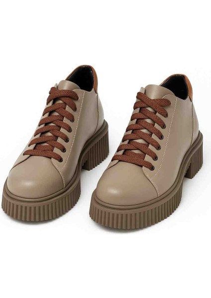 Kadın Bej Postal Hakiki Deri Bot – Platform Taban, Bağcıklı, Şık ve Rahat Model