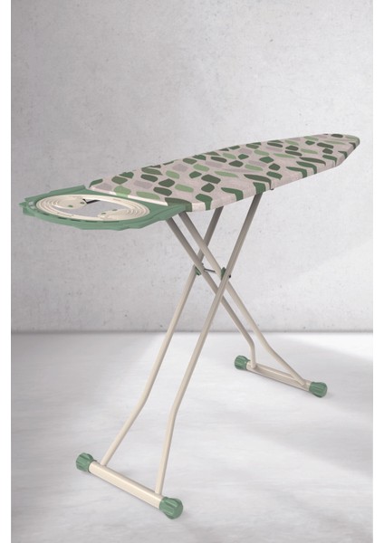 Pratik ve Şık Ütü Masası, Rahat Kullanım ve Güçlü Desteğiyle