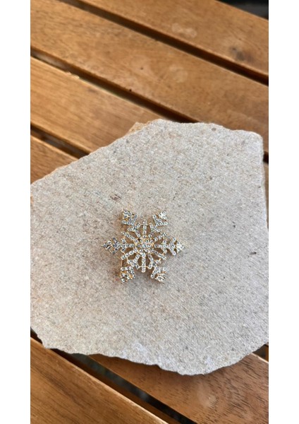 Taşlı Altın Kar Tanesi Broş