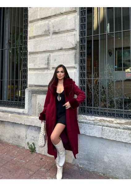 Bayan Bordo Yakası ve Kolları Kürklü Uzun Düğmeli Kuşaklı Kaşe Kaban indirimleri