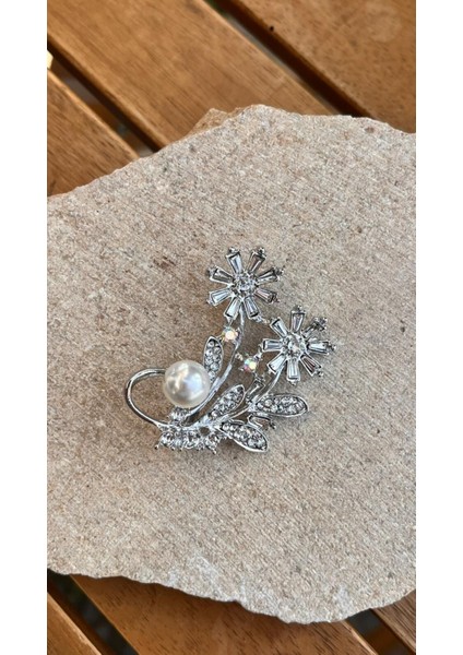 Taşlı Gümüş Çiçekler Broş