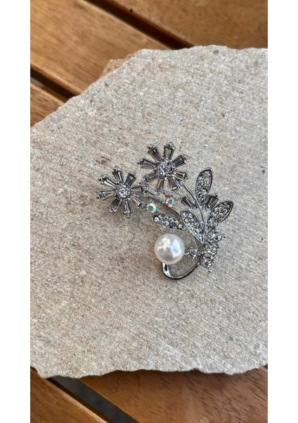 Taşlı Gümüş Çiçekler Broş fiyatları