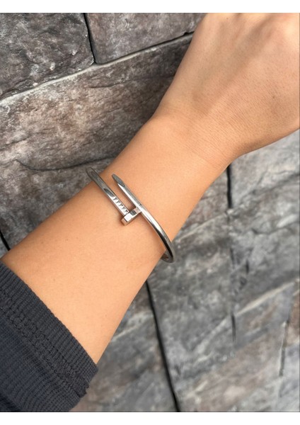 Çivi Desen Gümüş Kelepçe